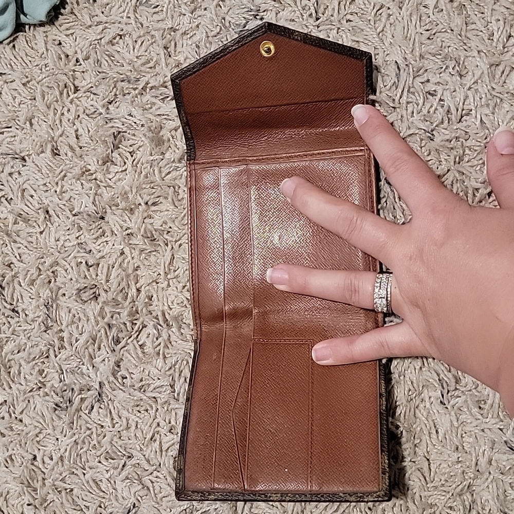 Louis Vuitton Monogram Wallet - Picture 5 of 8